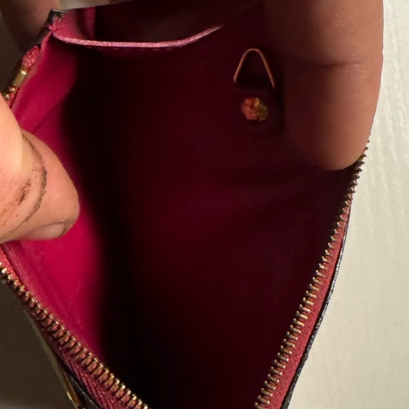 louis vuitton coin purse - Picture 3 of 4